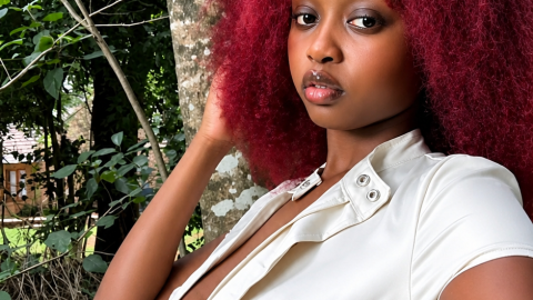 Instagram Baddie Phynsea Cream On Her Big Boobs, Flaunting And Playing With it