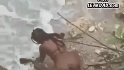 Man caught fucking a lady at the beach in akwa ibom